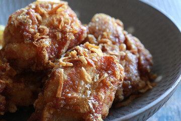 色々な料理にトッピング出来るフライドオニオン