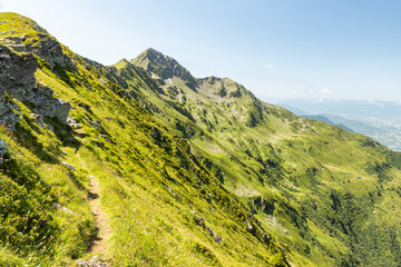 Dent du Corbeau et la Thuile - Savoie.