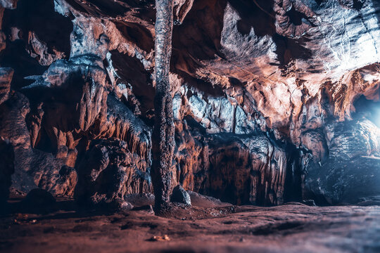 Interior of Vadul Crisului cave, Romania.