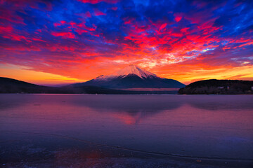 Fototapeta na wymiar 富士山にかかる夕焼け雲