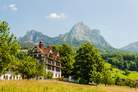 Schwyz, Dorf, Grosser Mythen, Kleiner Mythen, Mythenregion, Schwyzer Alpen, Wanderweg, Bergbahnen, Sommer, Schweiz