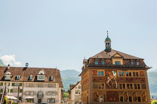 Schwyz, Rathaus, Dorf, Grosser Mythen, Kleiner Mythen, Mythenregion, Schwyzer Alpen, Wanderweg, Bergbahnen, Sommer, Schweiz
