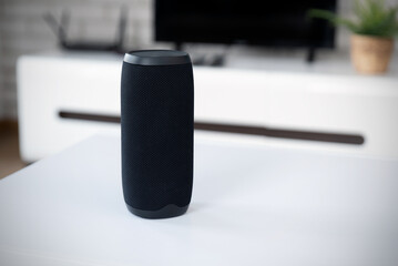 Intelligent assistant, smart speaker device