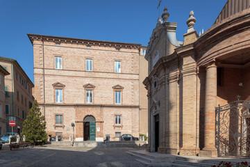 Fototapeta na wymiar Macerata. Piazza dell' Università con il Santuario Basilica Madonna della Misericordia 