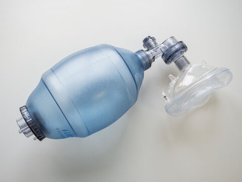 Ambu bag with face mask for first aid ventilation