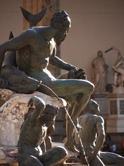 Italia, Toscana, Firenze città, statue della fontana del Nettuno in piazza della Signoria.