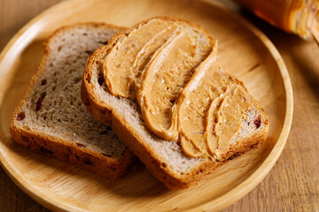 wholewheat bread with hazelnut spread