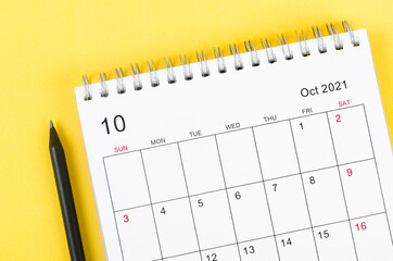Close-up October 2021 desk calendar.