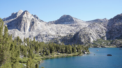 Fototapeta na wymiar Rae Lakes with Moutain Landscapes in the Sierra Nevada Range of California, USA.