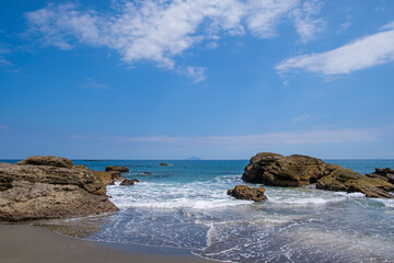 南伊豆　今井浜海水浴場の岩場から見る海