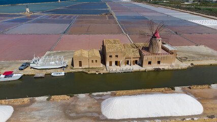 fotografia aerea delle saline di marsala