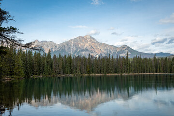 Fototapeta na wymiar Lake in Jasper National Park