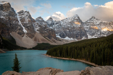 Obraz na płótnie Canvas Moraine Lake Canada Banff National Park