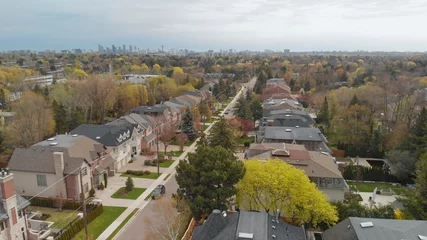 Abwaschbare Fototapete An aerial view of a residential neighborhood in the York Mills area of Toronto. © EricLysenko