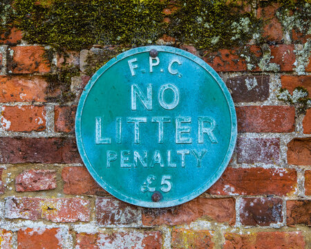 Littering Penalty Sign in Finchingfield, Essex