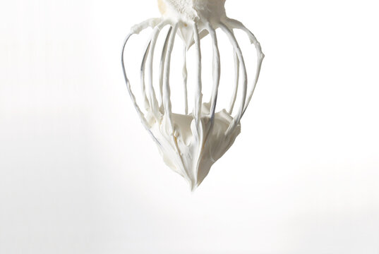 Batedor de massas globo com chantilly