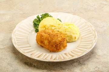 Crispy chicken cutlet with mashed potato