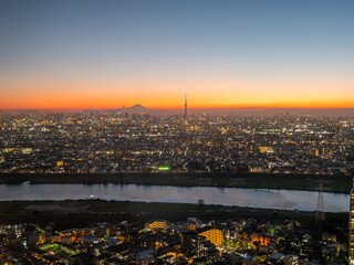 市川市の150m展望台からの東京都心、富士山、スカイツリーの夜景