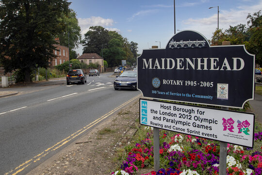 The town sign on the outskirts of Maidenhead in Berkshire, UK