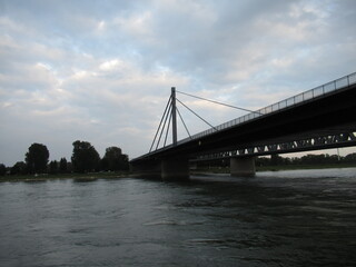 Fototapeta na wymiar Rheinbrücke Maximiliansau zwischen Wörth und Karlsruhe