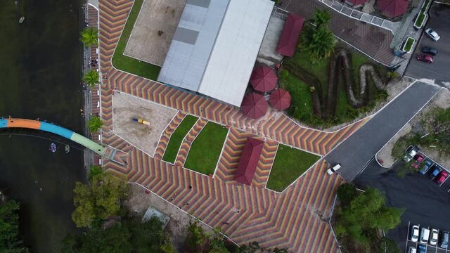 ATRACTIVO TUR&Iacute;STICO DIQUE DE MERA, PASTAZA ECUADOR