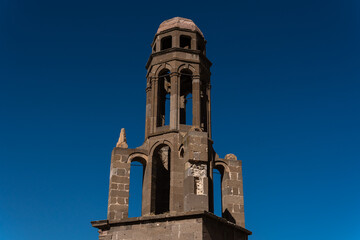 Fototapeta na wymiar Old church dome, an old church dome in Cappadocia, stone walls and majestic columns