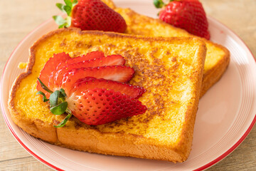 french toast with fresh strawberry