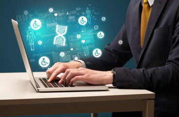 hand browsing on the internet for medical issues