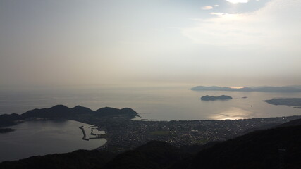 『ドローン空撮』ニホンの自然と風景！　山口県光市の街並みと瀬戸内海