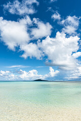 沖縄県・宮古島・池間大橋付近の海と大神島