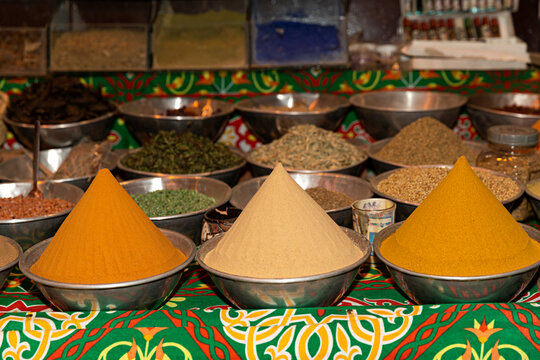 Venta de especias en bazar de Egipto.
