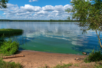 Лето. Берега реки Волги в окрестностях Конаково.