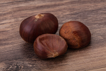 Obraz premium Organic natural sweet Chestnut heap