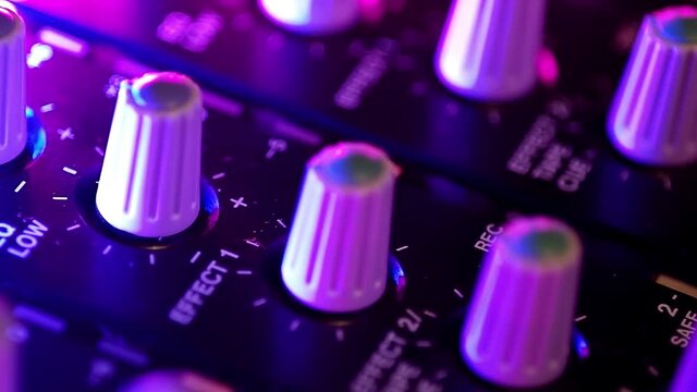 Slow focusing on portative cassette tape studio mixer