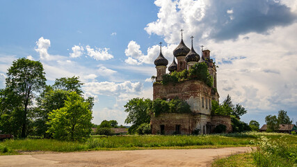 Fototapeta premium rural Orthodox church landscape