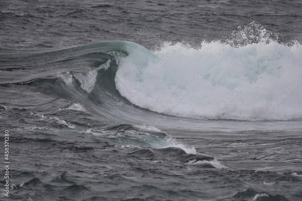 Wall mural waves of the Atlantic showing strength