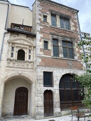 Bâtiment en pierre dans Orléans