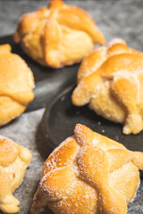 Pan de Muerto tradicional de la pasteler&iacute;a mexicana