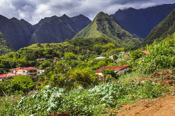 Fototapeta na wymiar Village de l’Entre-Deux, île de Réunion 
