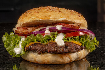 Hamburguesa especial a la parrilla 
