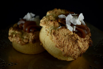 reposteria, bombones con dulce de leche y chocolate