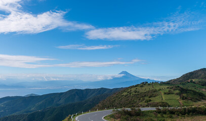 伊豆半島西伊豆スカイライン（伊豆山稜線歩道、達磨山周辺）から見える富士山