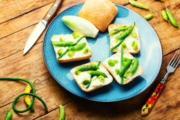 Vegeterian bruschetta with vegetables