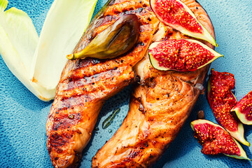 Grilled salmon with figs