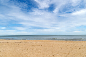 Fototapeta na wymiar Beautiful sea and beach with beautiful sky background
