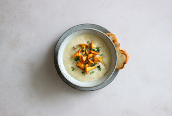 Cream soup with mushrooms chanterelles. Healthy eating. Vegetarian food.