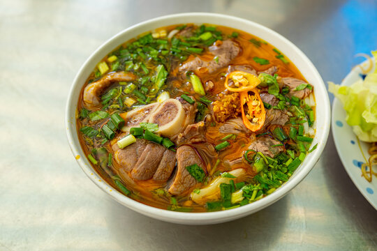 Bun Bo Hue, Bun Bo, Vietnamese beef noodle soup spicy