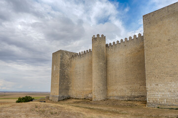 Fototapeta na wymiar castillo de montealegre de los campos en la provincia de castilla león, España