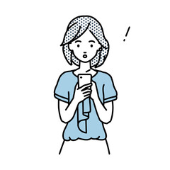 立ってスマートフォンを操作して何かに気づいて驚いたオフィスカジュアルの女性