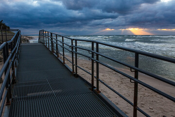 Morze bałtyckie zachód słońca chmury 